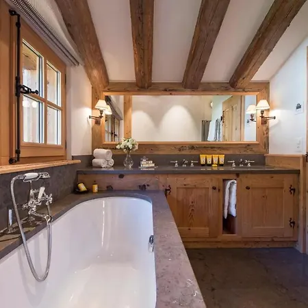3 Bedroom Chalet Steern Holiday home Verbier